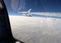 Пресс-секретарь президента России Дмитрий Песков сообщил о сопровождении самолета Владимира Путина истребителями Су-35С в ходе его поездок в Абу-Даби и Эр-Рияд