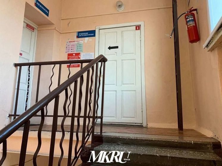 Пассажир самолета, совершившего экстренную посадку в Чите, находится в ККБ
