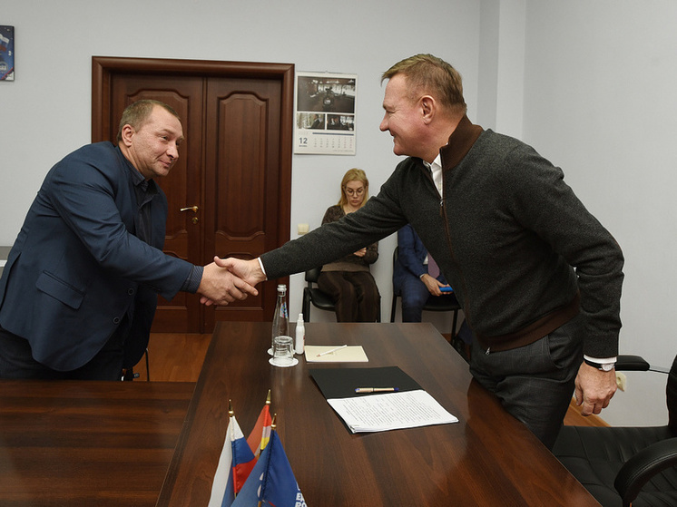 Курский губернатор на личном приеме граждан ответил на 5 злободневных вопросов