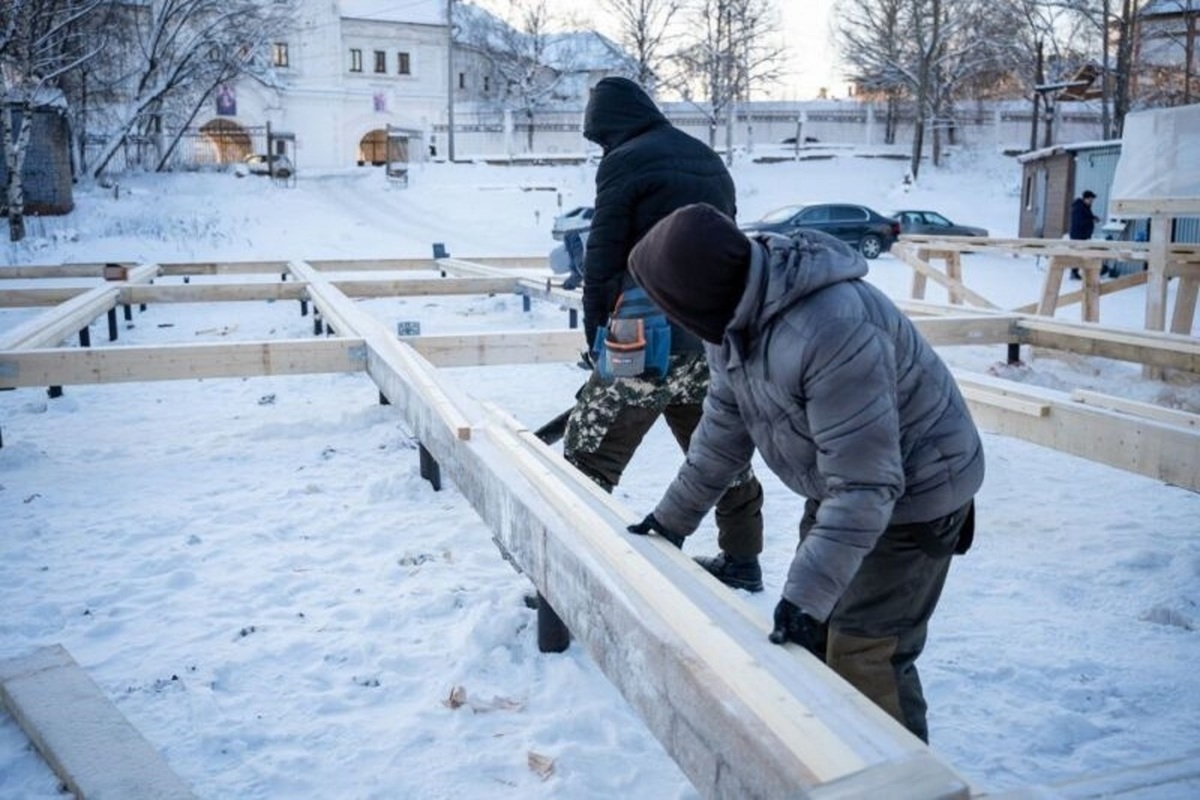 В Кирове на стадионе «Трудовые резервы» начали строить раздевалки