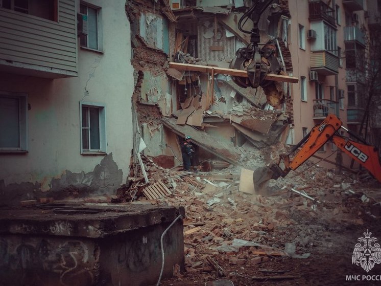 В Астрахани выплаты получили 178 жильцов рухнувшего дома на пл. Вокзальной