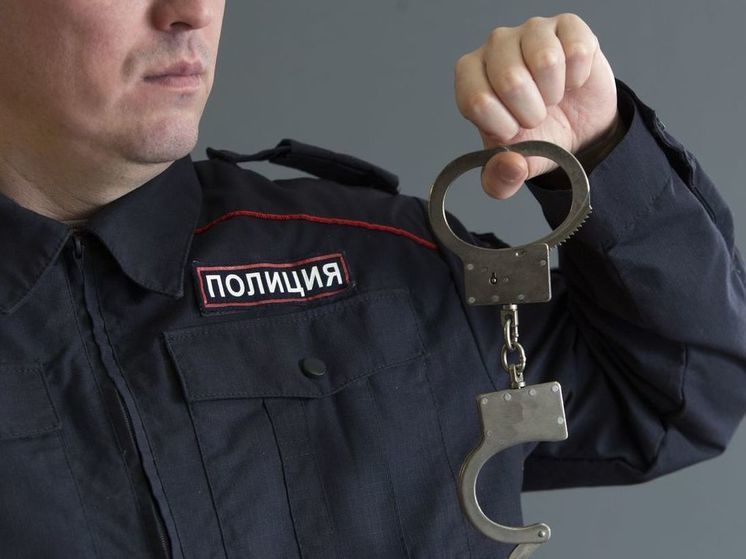 Россиянин обокрал квартиру друга, пока того спасали сотрудники МЧС