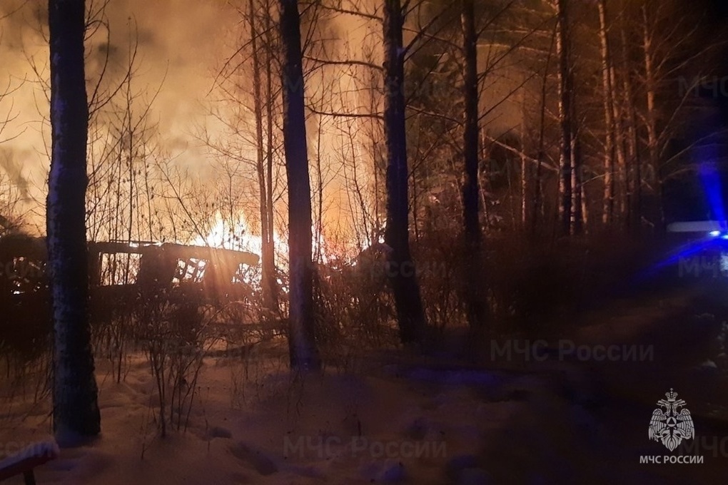В Ярославле сгорел производственный цех, есть пострадавшие