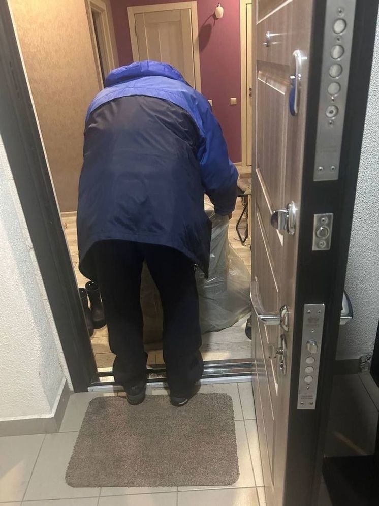 Подмосковный пенсионер чуть не стащил у соседки диван