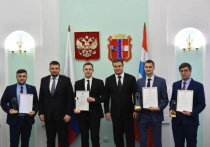 Губернатор Омской области Виталием Хоценко вручил региональную премию молодым деятелям науки