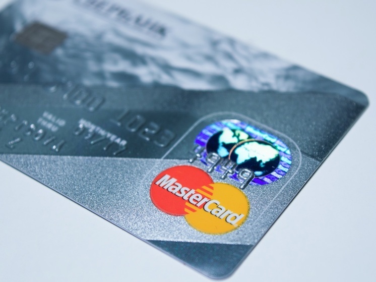 Жительница Кеми одолжила банковскую карту собутыльнику и осталась без денег