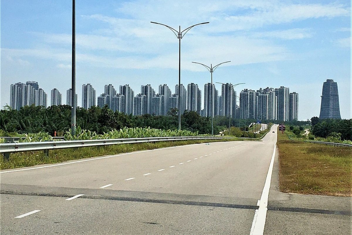 The environmentally friendly metropolis built by the Chinese has turned into a ghost town