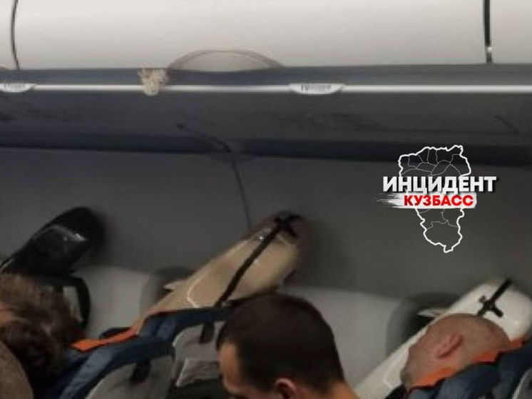 Пассажирам Кемеровского аэропорта не хватило мест из-за перевозки инструментов