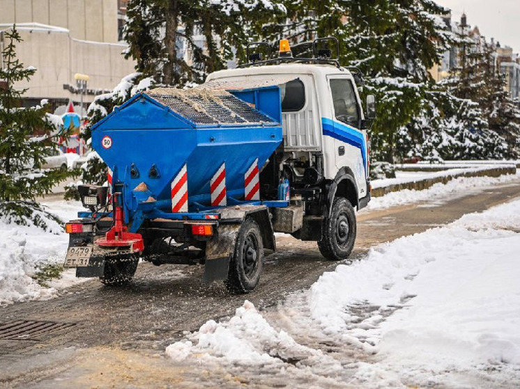 Белгородские коммунальщики готовы круглосуточно убирать снег и лед