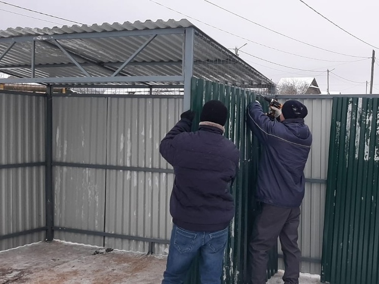 Осужденные валдайской ИК-4 изготовили и установили контейнерные площадки