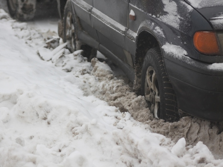 Эксперт: в снегопада в машинах туляков скапливаются десятки кг льда