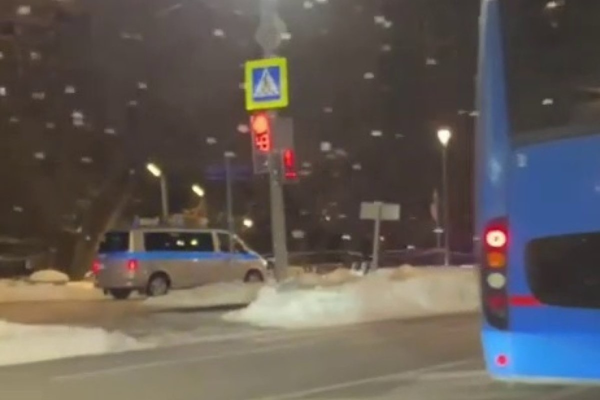 Появились подробности стрельбы на Шипиловской: грабители расстреляли машину, перевозившую деньги
