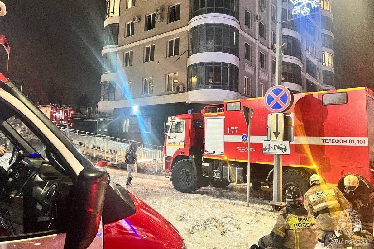 В барнаульской многоэтажке загорелась квартира - МК Барнаул