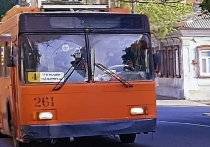 В Оренбурге администрация решила снять с троллебусного маршрута номер четыре обещанные автобусы