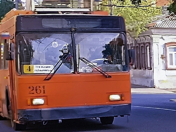 В Оренбурге автобусы с тролейбусных маршрутов сняли