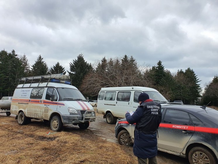 СК организовал проверку по факту гибели двух человек на озере на Сахалине