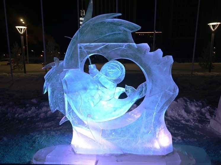 Первое место на фестивале ледовых скульптур в Новом Уренгое занял мастер из Хабаровска