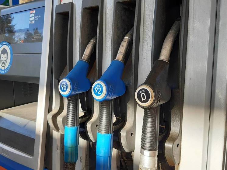 Мужчина проверил уровень бензина зажигалкой и поджег АЗС в Среднеуральске