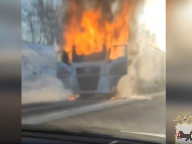 Фура сгорела на трассе «Сибирь» в Приангарье