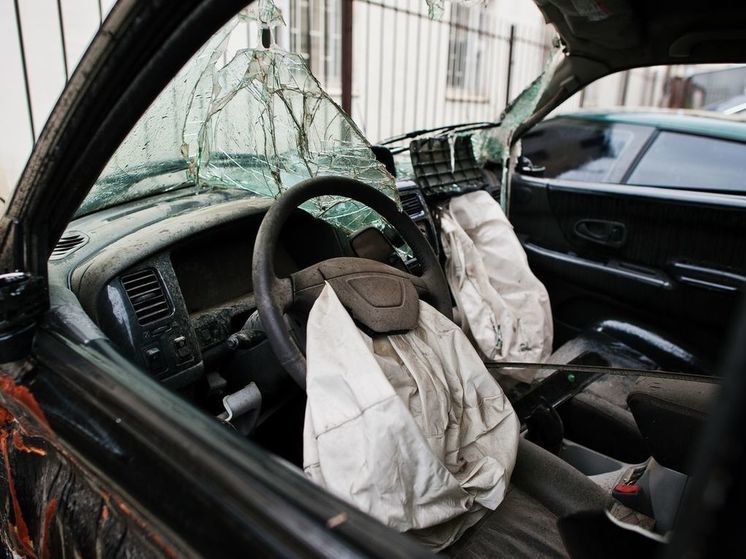 Неизвестные разбили окна автомобиля главы МВД Эстонии