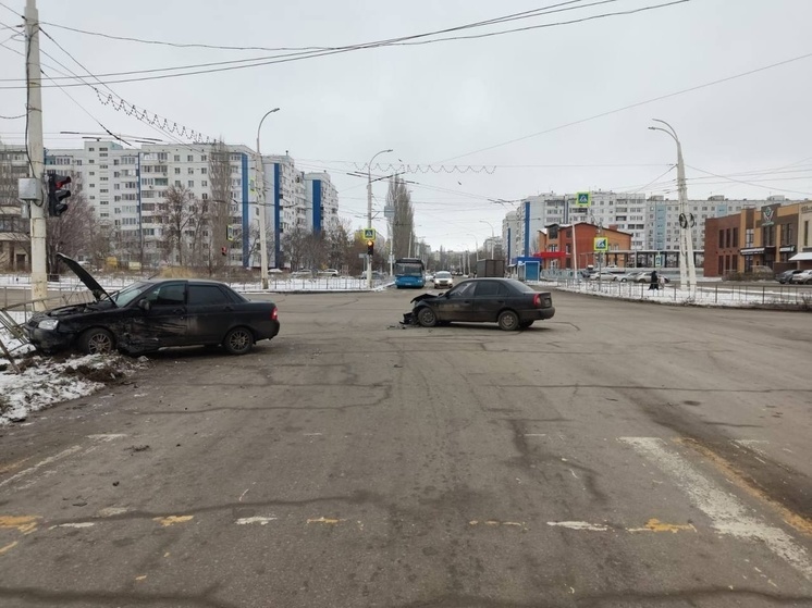 В Ростовской области водитель «Лады» пострадал в ДТП