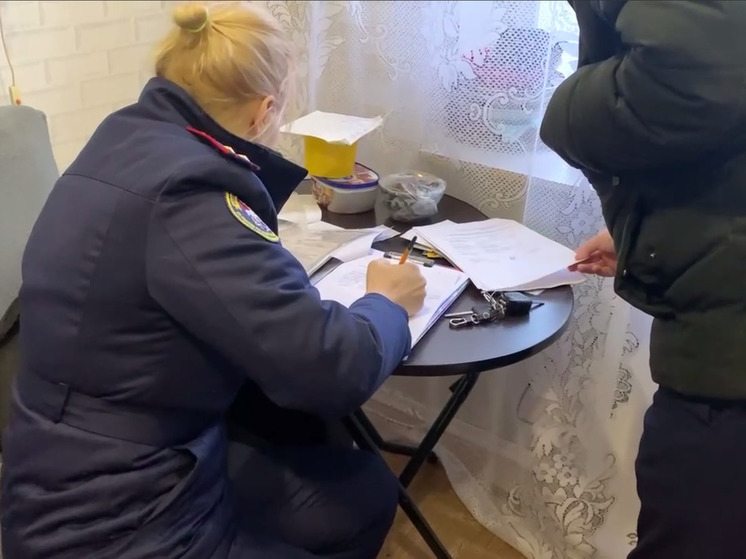 Полицейского из Солецкого округа подозревают в организации нелегальной миграции
