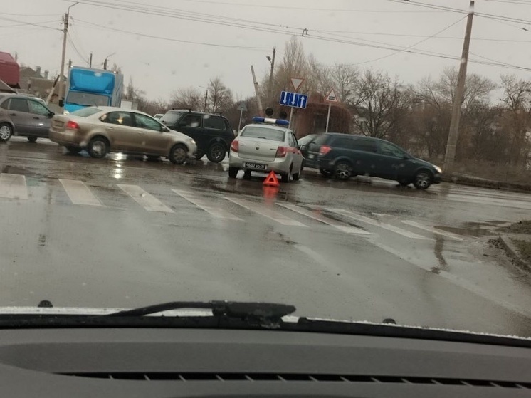 Произошло массовое ДТП с участием автомобиля Росгвардии в Таганроге