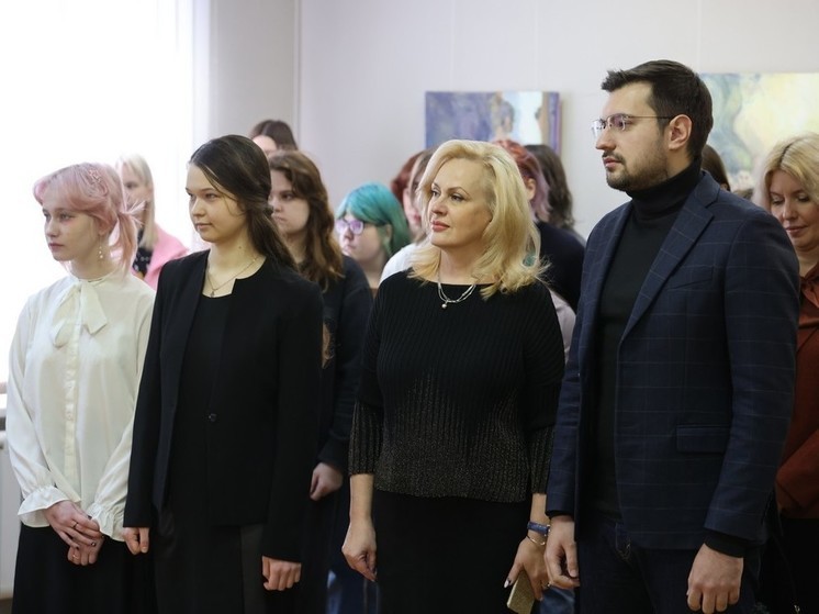 Рязанским художникам вручили памятные медали имени Виктора Иванова