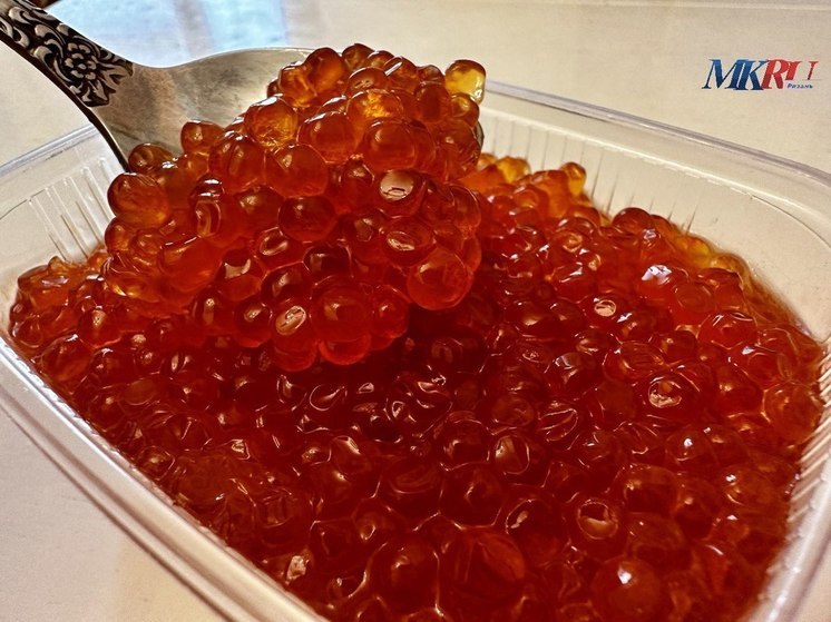 Экономист назвал продукты на новогодний стол, которые стоит покупать заранее