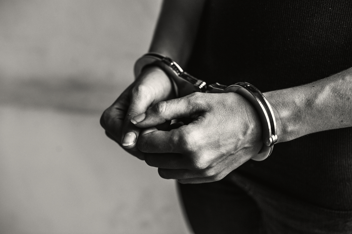 Жительницу Коряжмы задержали на улице с партией наркотиков