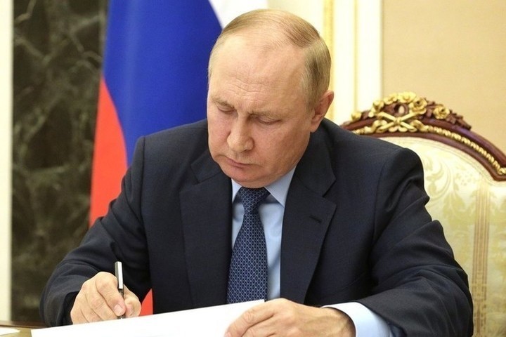 В Новосибирске поддерживают решение Путина в выдвижении на пост президента