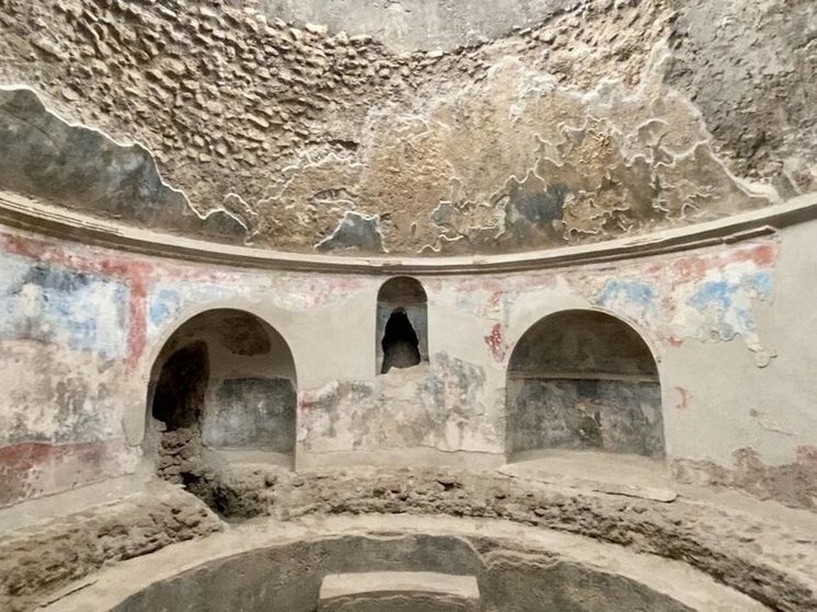 Рабы и ослы жили и работали в одном помещении