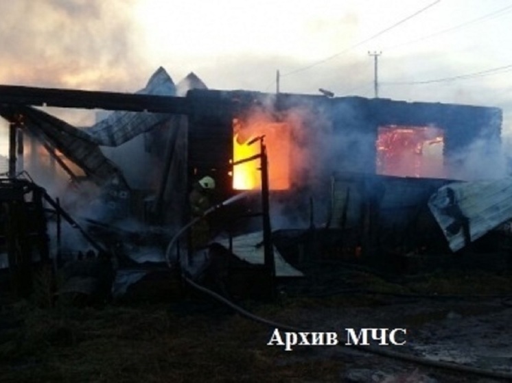 Еще два частных дома сгорели в Костромской области