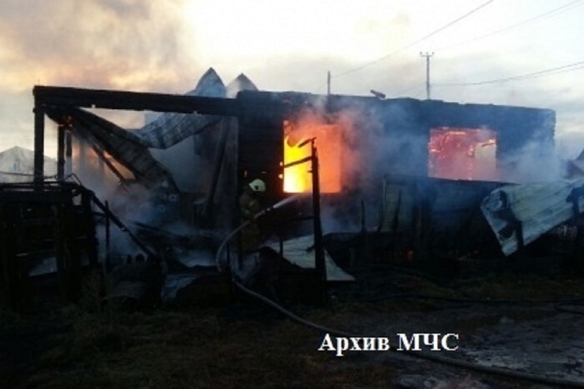 Еще два частных дома сгорели в Костромской области