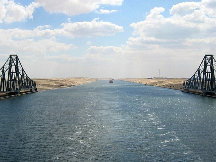 FT: возможен срыв доставки товаров через Панамский и Суэцкий каналы