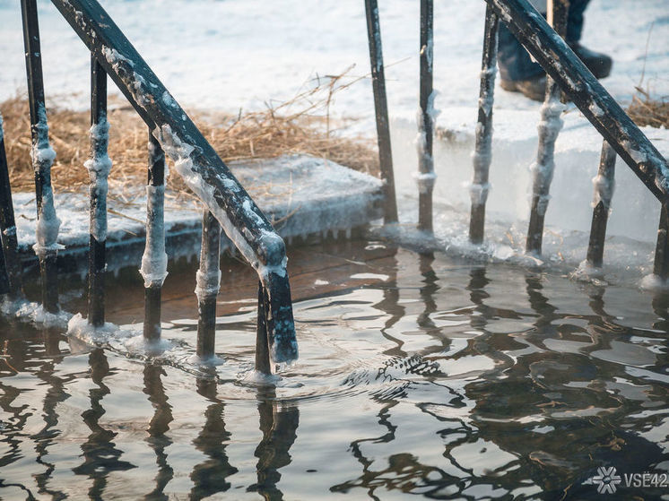 На Красном озере в Кемерове стартовал суточный заплыв «моржей»