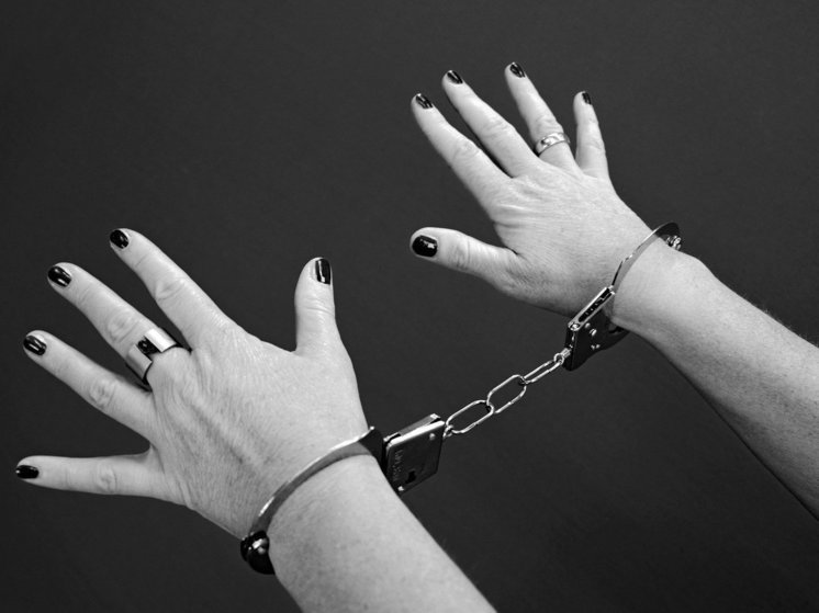 Заместитель директора гимназии в Брянске, где произошла стрельба, задержана