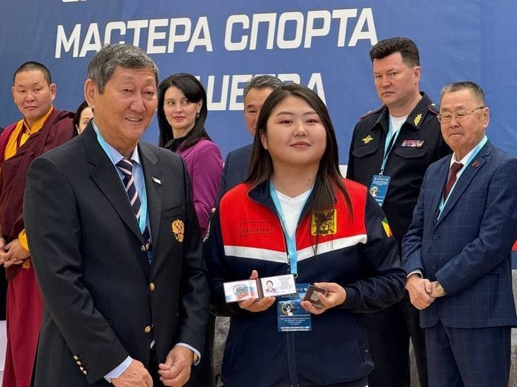 Звания дали тренерам и спортсменам на турнире по стрельбе из лука в Чите