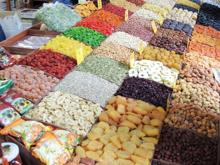 Подмосковные педиатры рассказали, как не навредить сладким подарком