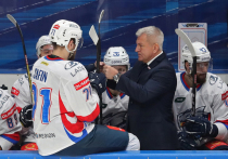 В редакции «Московского комсомольца» состоялся прямой эфир с известным отечественным хоккейным экспертом Леонидом Вайсфельдом, который подвел итоги первой половины регулярного чемпионата КХЛ в Восточной конференции.