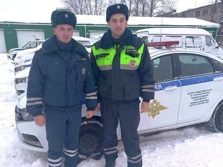 В Новгороде инспекторы ДПС доставили в больницу мужчину с гипертоническим кризом