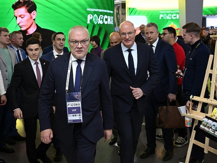 Дмитрий Чернышенко отметил интерес гостей выставки «Россия» к кировскому стенду