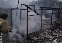 Шиномонтаж в Петровском районе Донецка попал под удар дрона ВСУ второй раз за 2 недели, сообщает РИА Новости