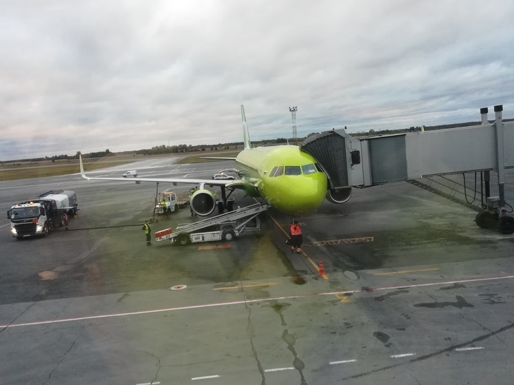 Самолет S7 Airlines вернулся в Новосибирск по техническим причинам с двигателем