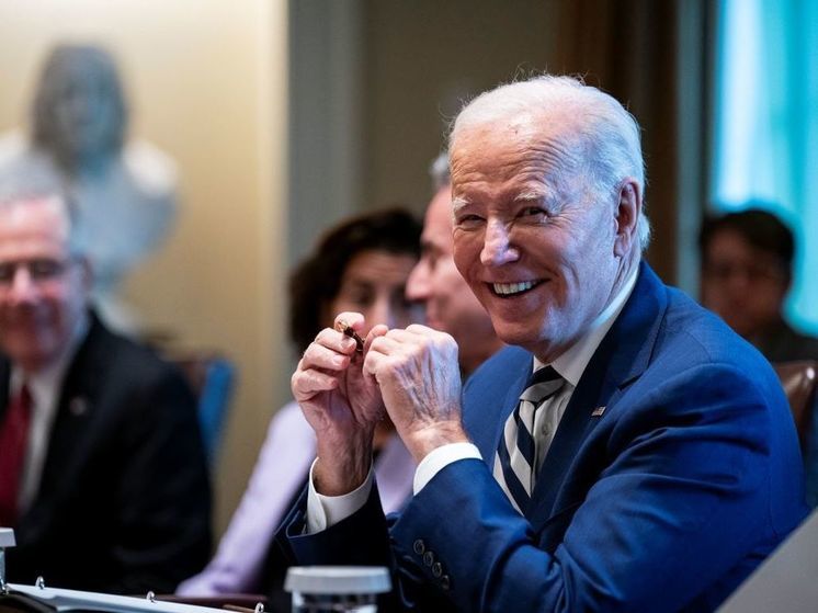 Экс-разведчик Риттер: Байден сигнализировал Путину о начале ядерной конфронтации