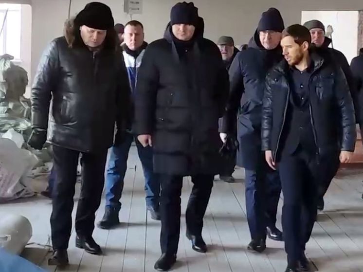 Губернатор Хоценко и мэр Шелест посетили школу №3, в которой проходит капитальный ремонт