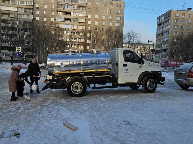 Коммунальщики устраняют повреждение водовода на Северо-Западе Челябинска