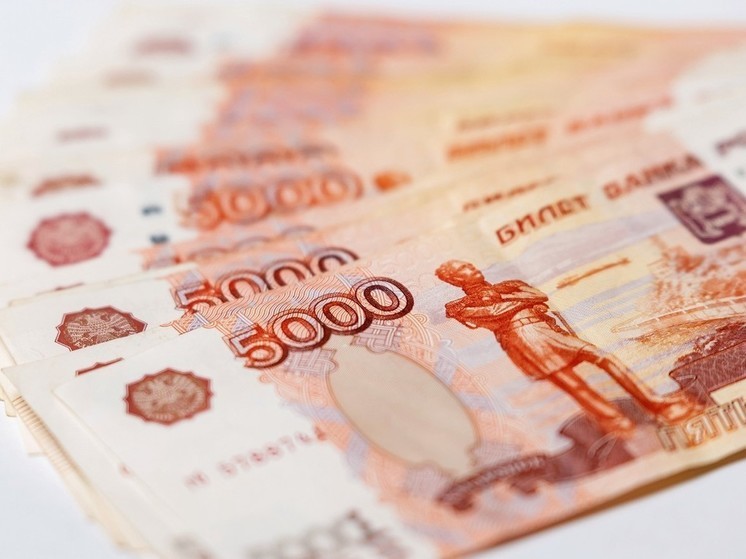 Фальшивые 5 тысяч рублей нашли в банке Великих Лук