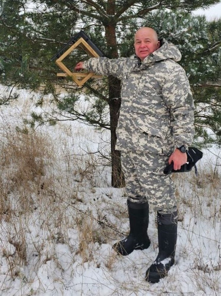 Заместитель губернатора Курской области Стародубцев подкормил птиц
