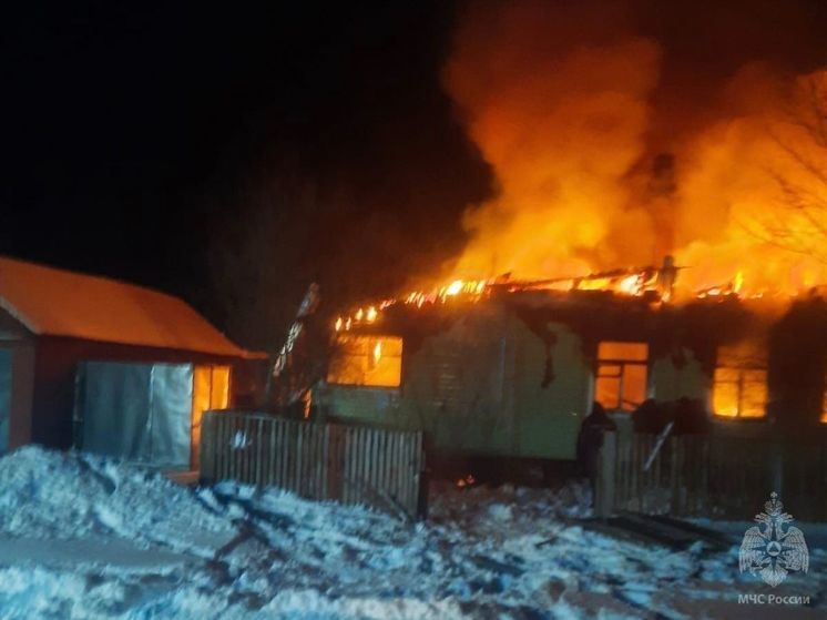 Два человека погибли при пожаре в брянском поселке Кокоревка